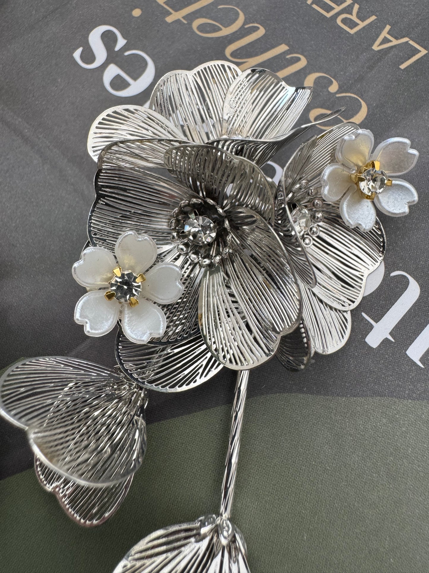 SILVER & PEARLS